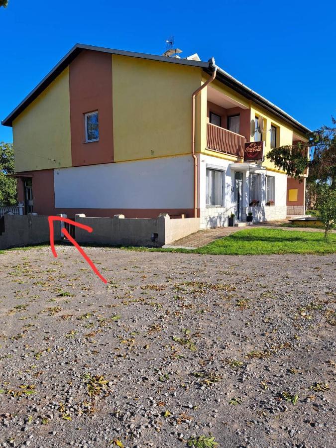 Naty Apartman Haniska Экстерьер фото